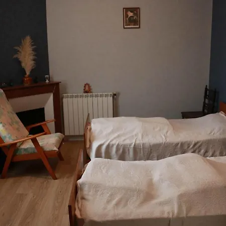 펜션 Spacious Near The Sea 로양